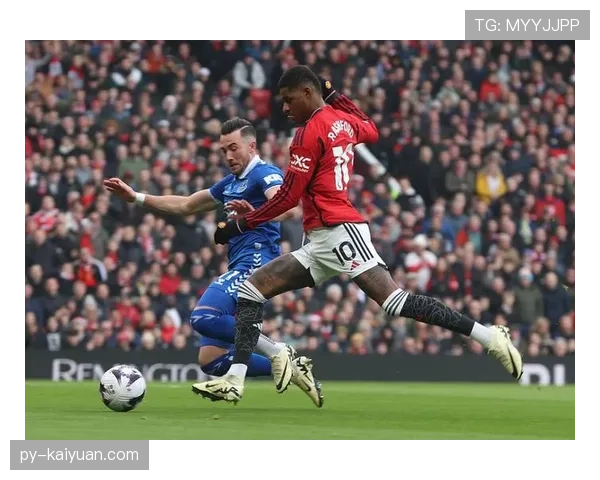 无球前插与纵深打击：拉什福德的进攻方式